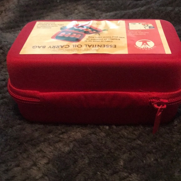 ⚜️Essential Oils Red Travel Case! NWT! - Picture 3 of 5